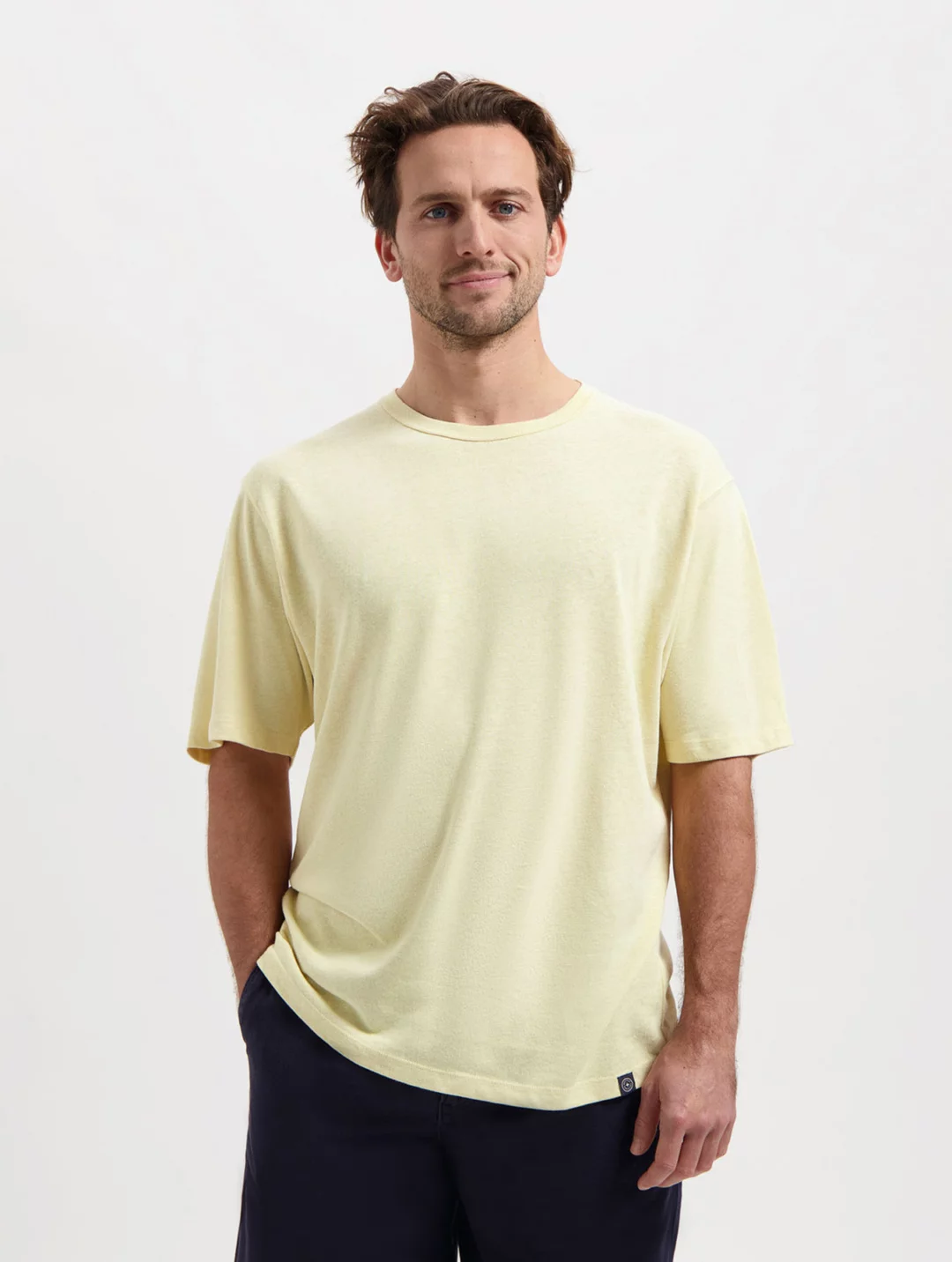 t-shirt-liam-tee-linen-kuyichi-faded-yellow-1-1080x1432